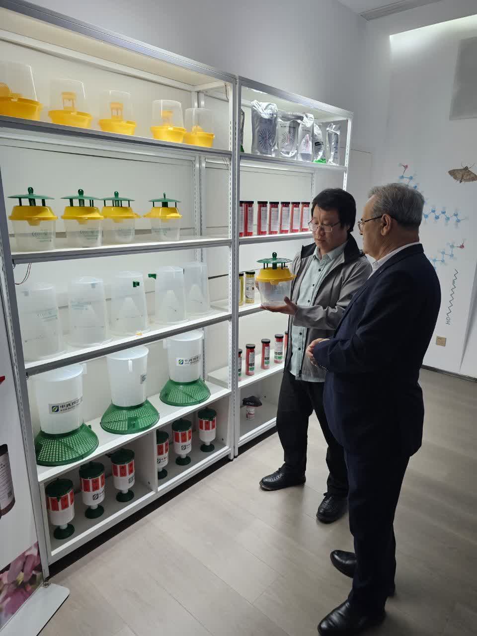 ضرورت انتقال فناوری‌های نوین کنترل زیستی و اصلاح بذر از چین به ایران